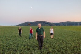 Familie Weiss auf dem Feld Fabian Hönig – Photographer
