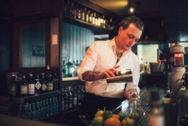 Werbefotograf Tübingen: Shooting für Niemand Gin Fabian Hönig – Photographer