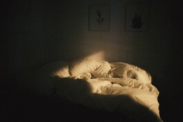 bed at night Fabian Hönig – Photographer